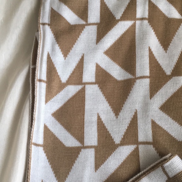 BNWT MK scarf - Picture 4 of 5